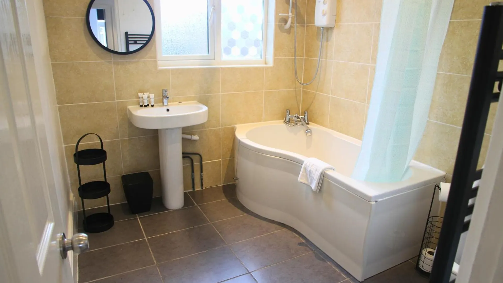 Holiday home 4Br House, Ideal For Contractors, Near City Centre Nottingham